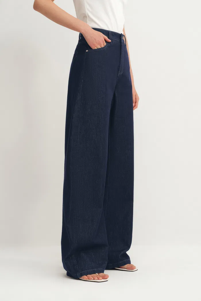 Akari Barrel Leg Jeans in Lyocell Denim - Image 3