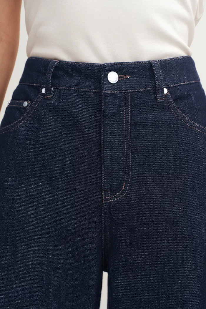 Akari Barrel Leg Jeans in Lyocell Denim - Image 5