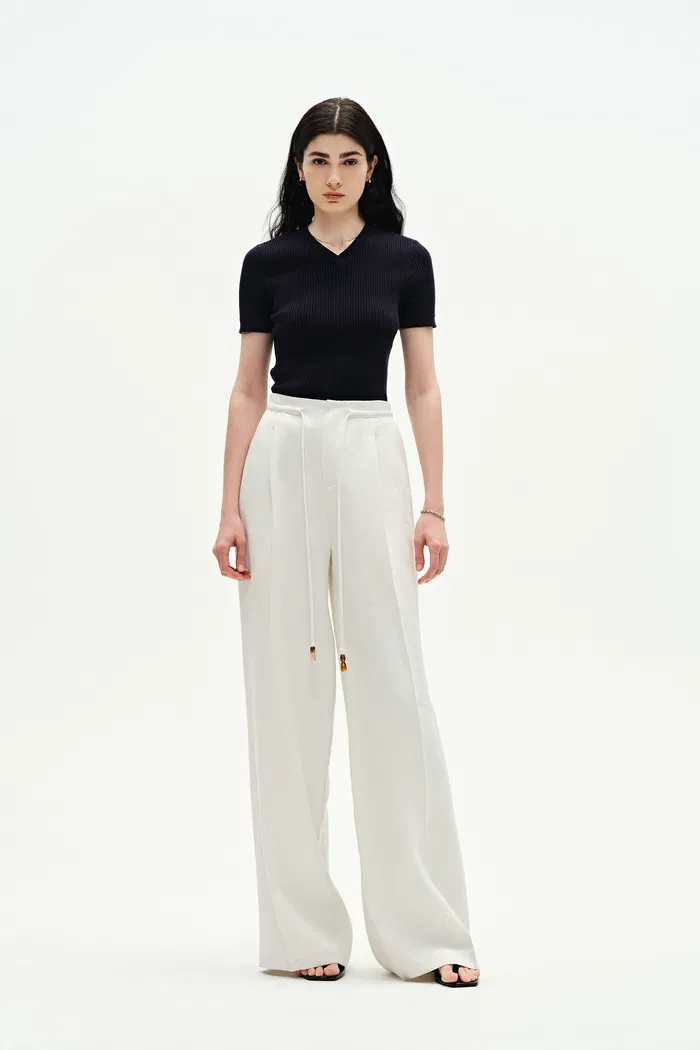 Alexa V Neck Short Sleeve Sweater in Rare Alxa Cashmere Blend - Image 5