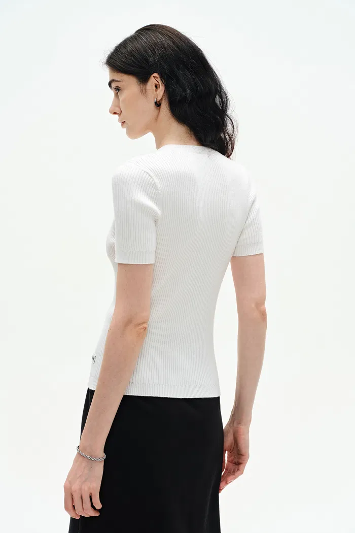 Alexa V Neck Short Sleeve Sweater - Image 7