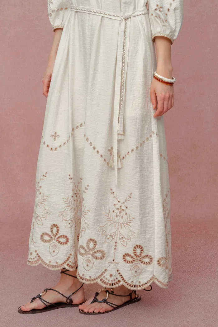 Antonia Artisan Embroidery Dress in Linen Blend - Image 6