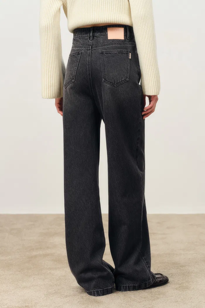 Astrid Slanted Side Seam Barrel Jeans in Cotton Denim - Image 5