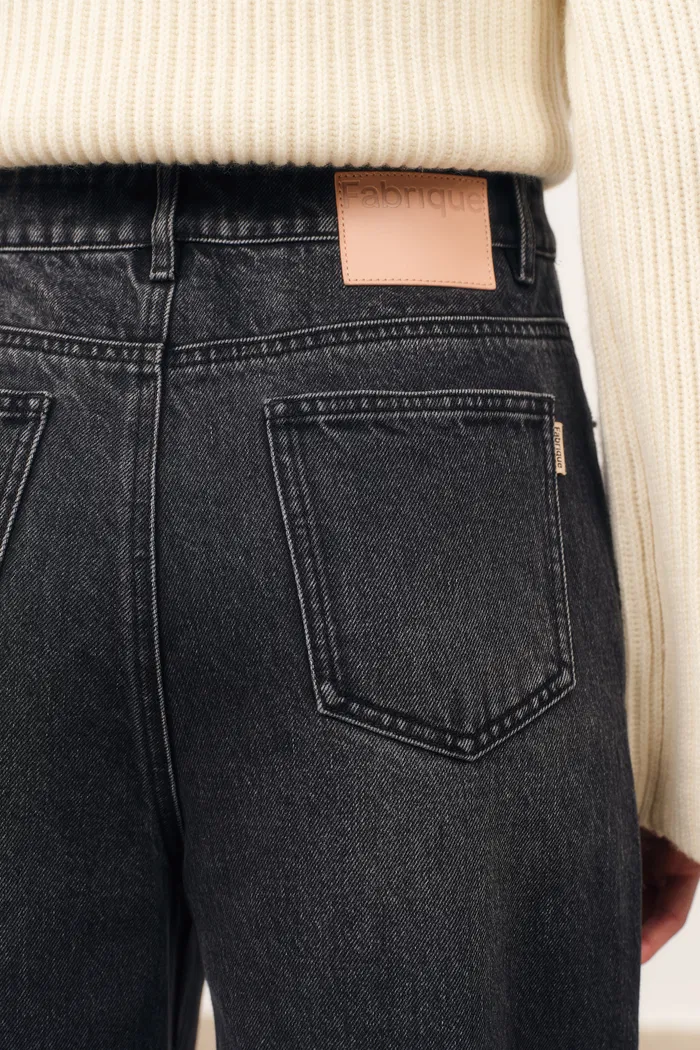 Astrid Slanted Side Seam Barrel Jeans in Cotton Denim - Image 7