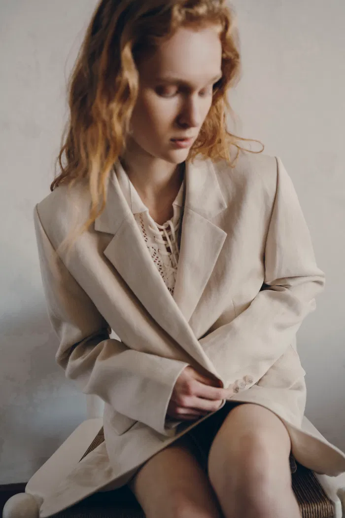 Barra Suit Blazer in Silk Linen - Image 3