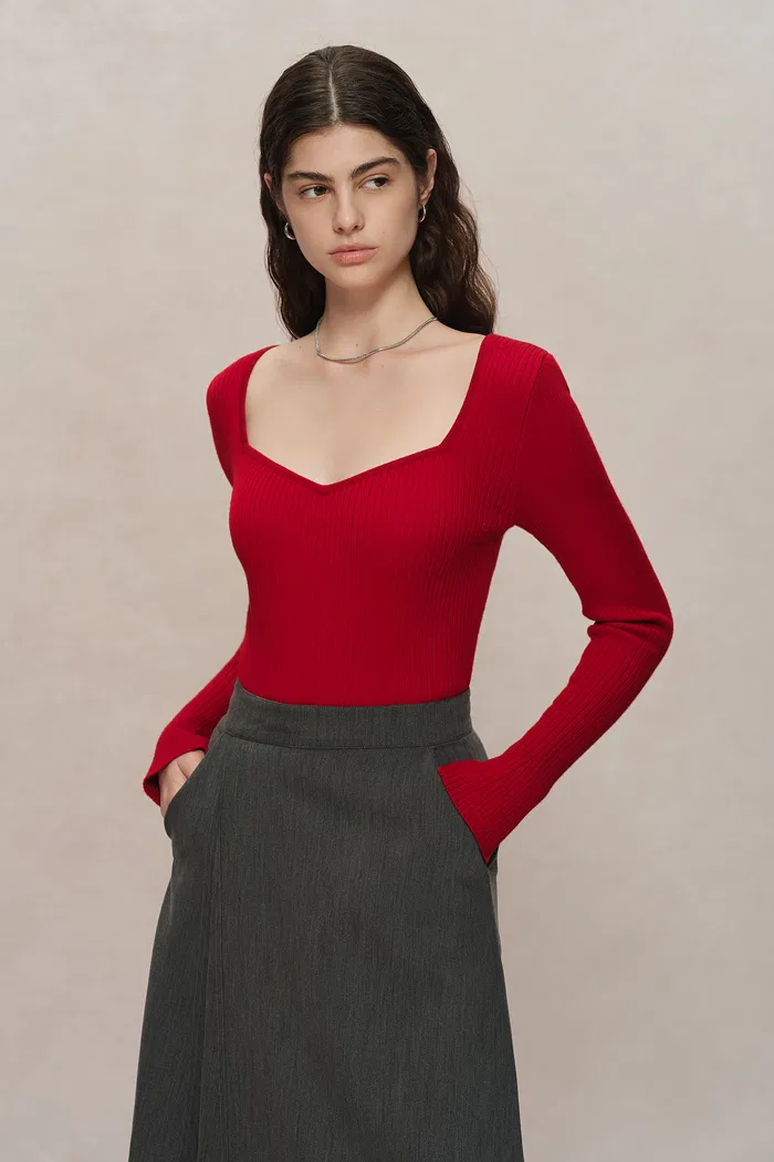 Basic Wool Knit Fitted Sweater - Image 4