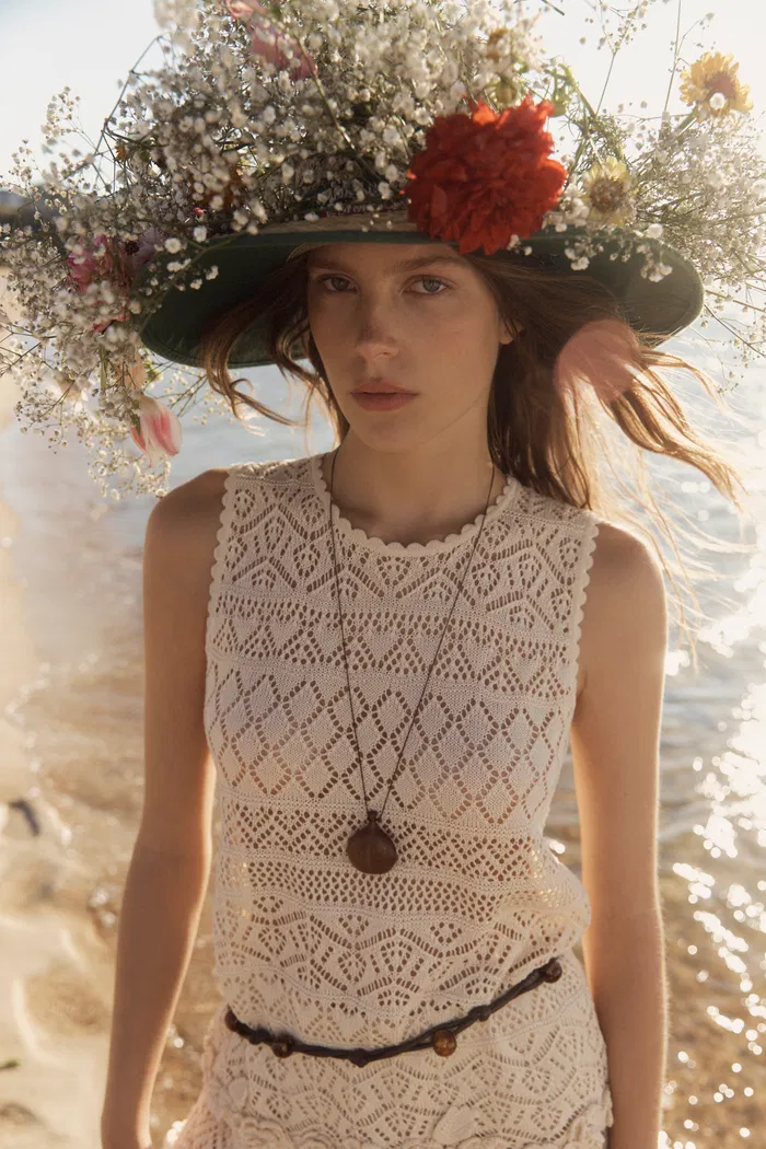Beatrice 3D Floral Openwork Top in Linen Knit