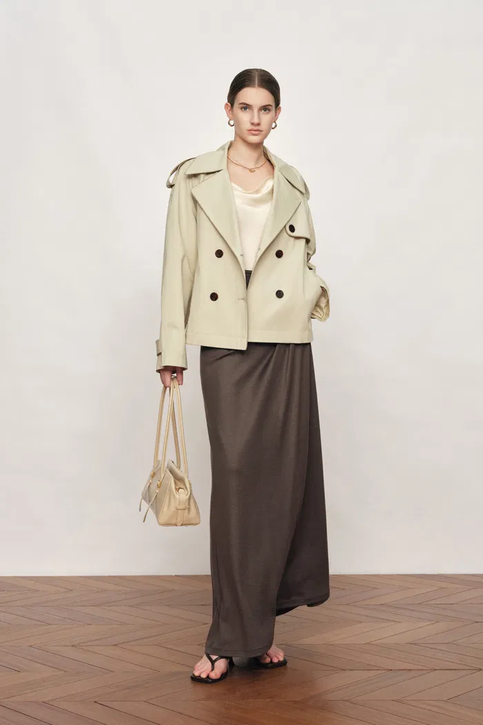 Beatrice Contrast-Trim Short Trench Coat in High-Density Cotton Twill - Image 4