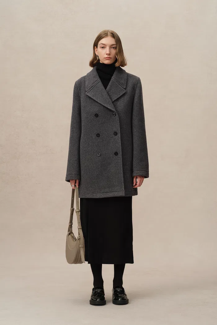 Beau Double-Breasted Coat in Single Face Wool - Image 3