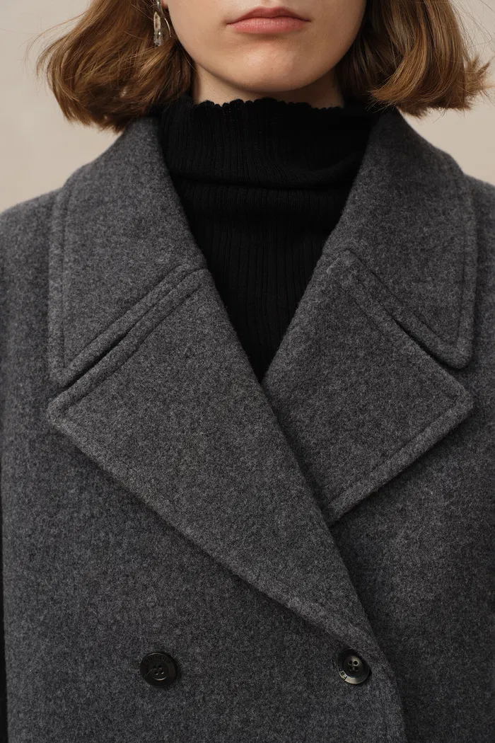Beau Double-Breasted Coat in Single Face Wool - Image 5