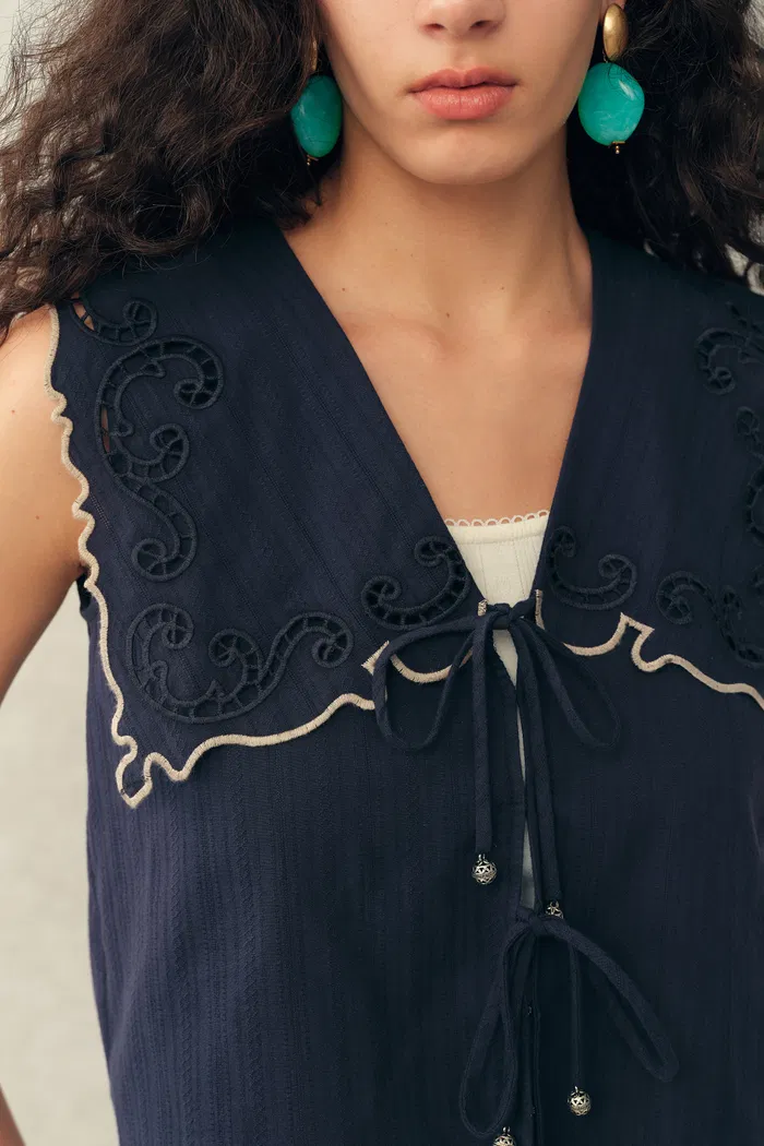 Blue Ivy Sailor Collar Sleeve Sleeveless Top in Cotton Jacquard with Lace - Image 5
