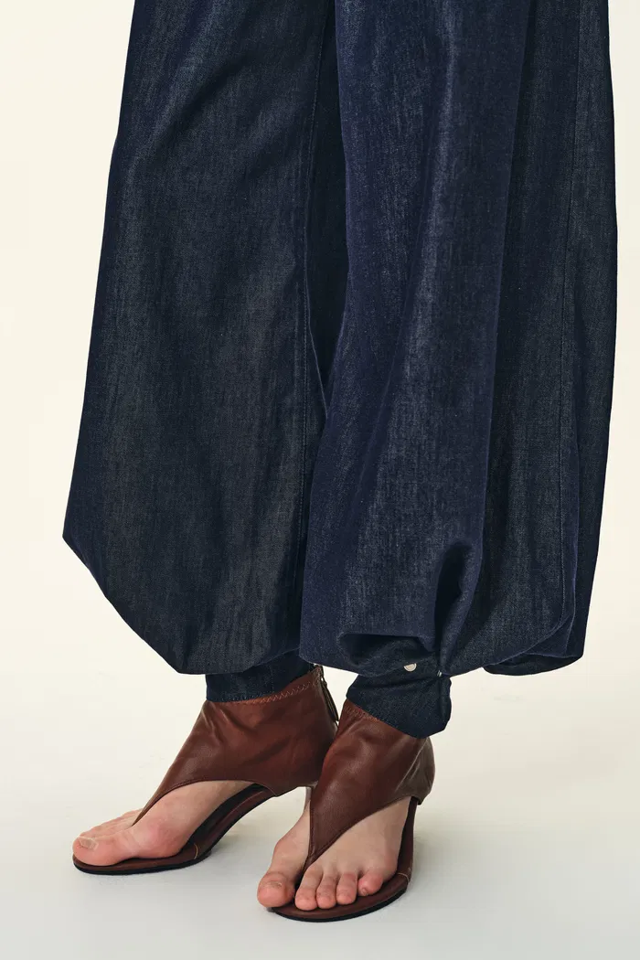 Bonnie Handwork Pleats Balloon Jeans in Acetate Tencel Denim - Image 6
