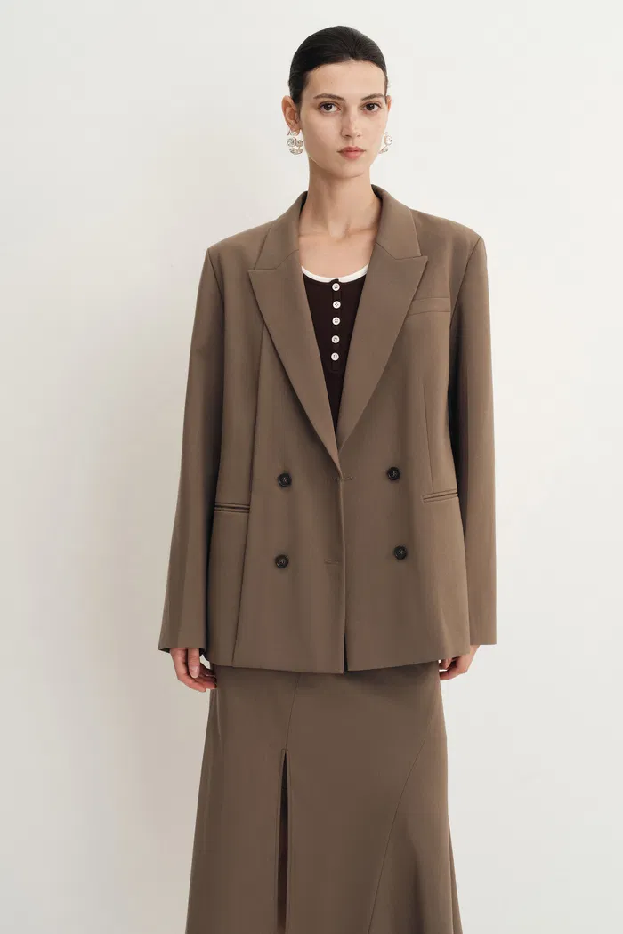 Bonnie Peak Lapel Suit Blazer and Skirt Matching Set in Fine Wool Blend - Image 2