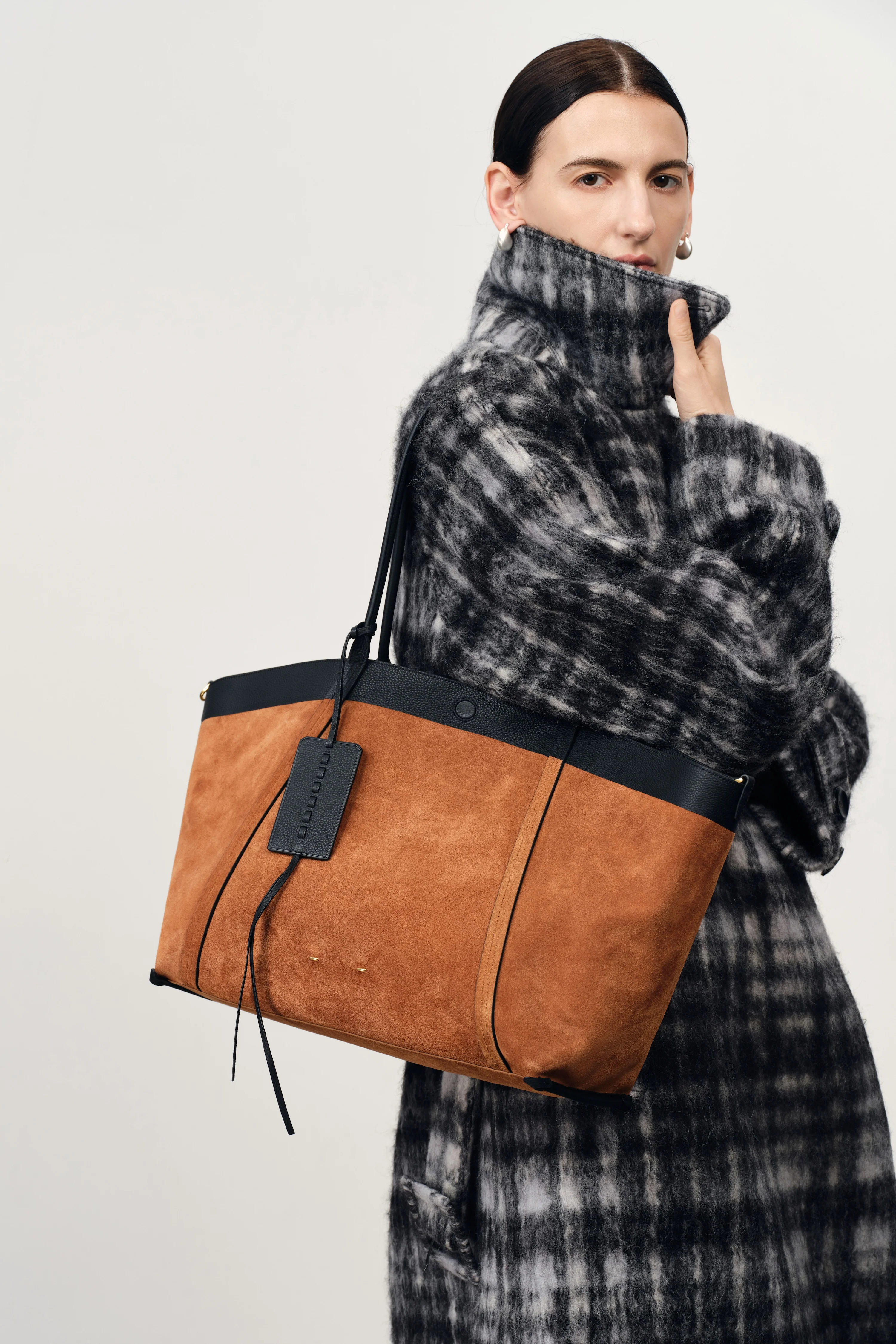 Brera Convertible Tote Bag Large in Full Grain Leather and Suede - Image 8