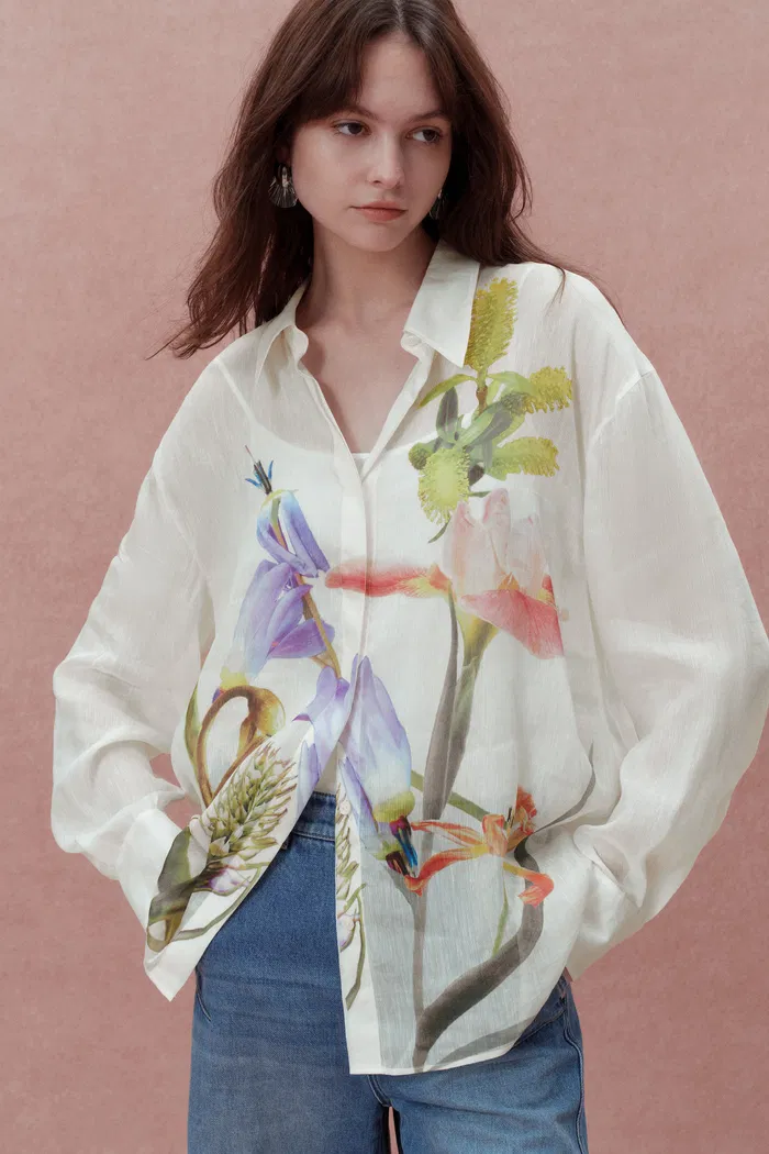Brielle Oversized Flora Shirt in Silk-Linen Georgette - Image 2