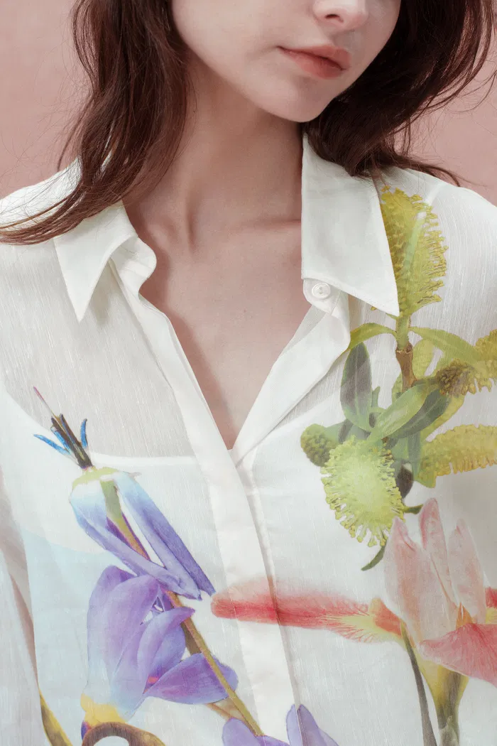 Brielle Oversized Flora Shirt in Silk-Linen Georgette - Image 7