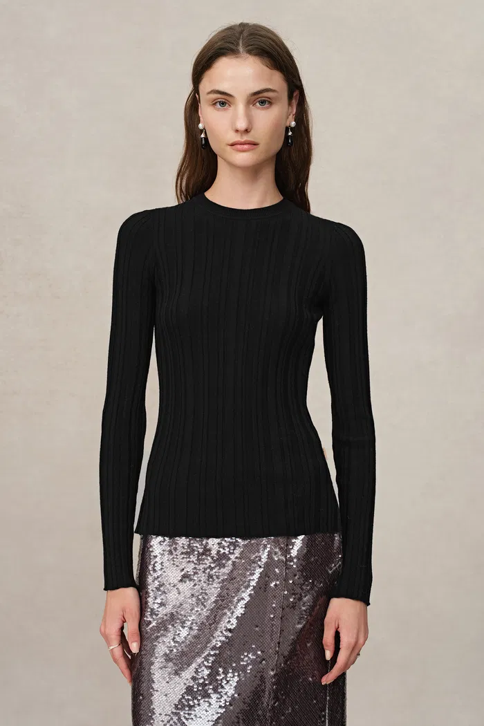 Cara Side Slit Long Sleeve Fitted Top in Merino Wool Yang Yarn Knit - Image 5