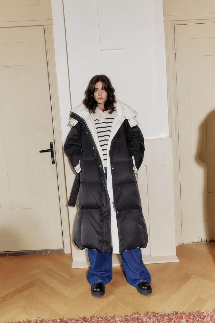 Carezza Reversible Two Color Down Jacket - Image 2
