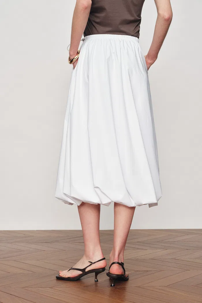 Cathy White Twisted-Seam Bubble Midi Skirt in Lightweight Blend - Image 3