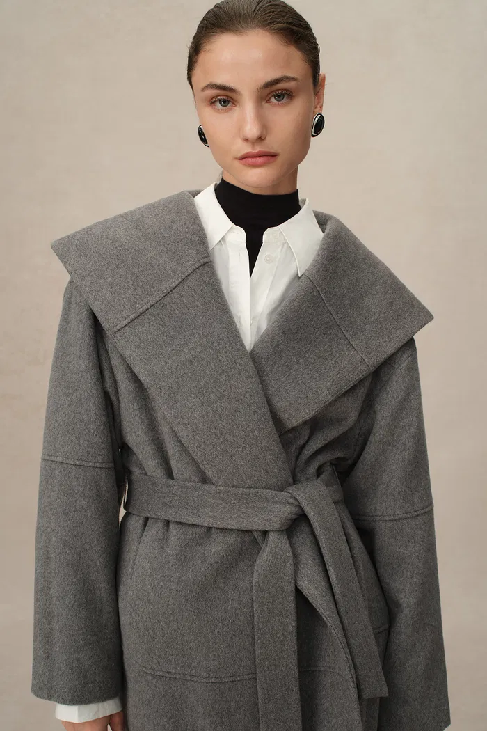 Chesterfield Multi-Piece Structure Hooded Coat in Wool Cashmere - Image 2
