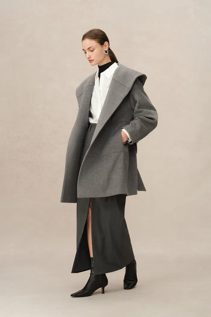 Chesterfield Multi-Piece Structure Hooded Coat in Wool Cashmere - Image 4