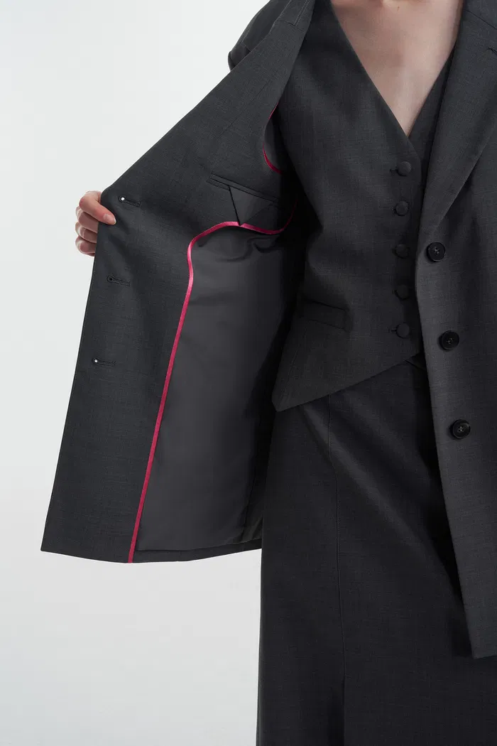 Cosmo Contrast Lined Blazer in Wool Blend - Image 7