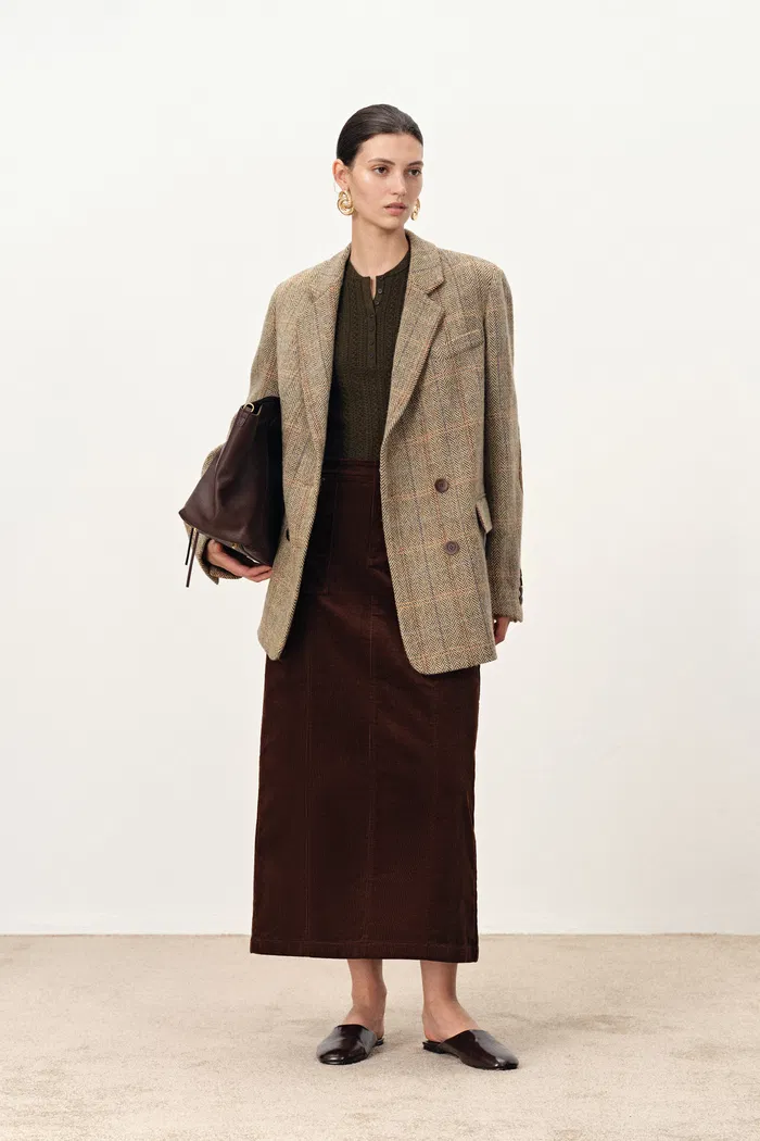 Daphne Soft Checkered Blazer in Merino Wool Herringbone - Image 4