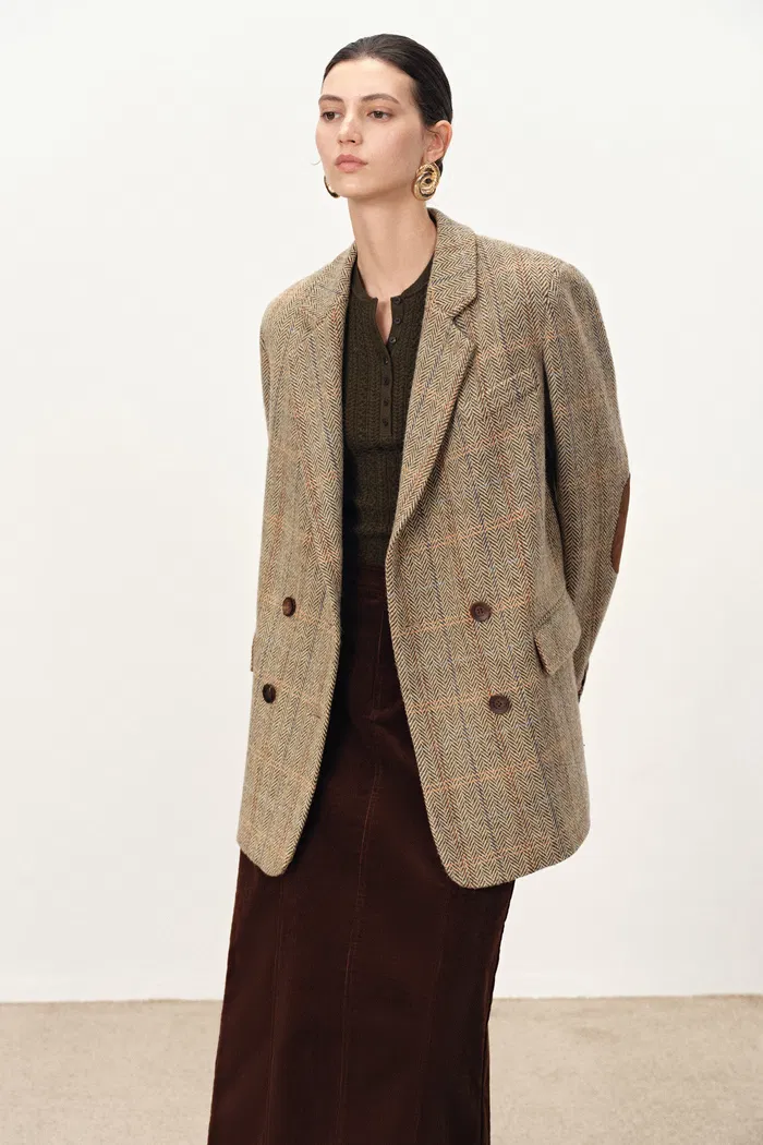 Daphne Soft Checkered Blazer in Merino Wool Herringbone - Image 5