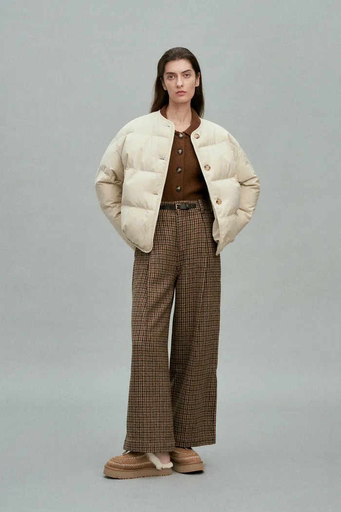 Demi Collared Cardigan in Merino Wool-Cashmere - Image 2
