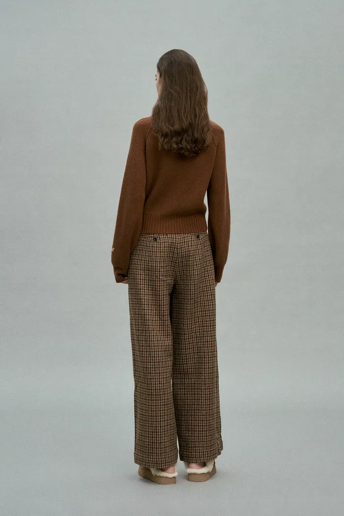 Demi Collared Cardigan in Merino Wool-Cashmere - Image 6