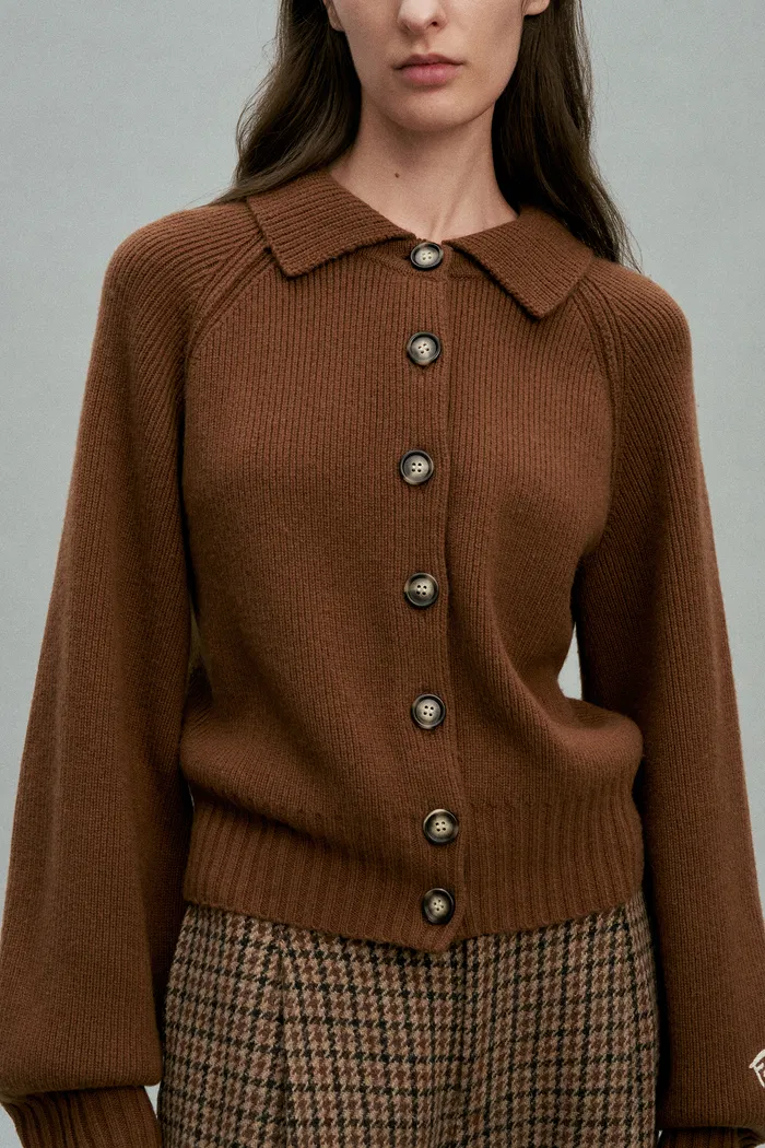 Demi Collared Cardigan in Merino Wool-Cashmere - Image 8