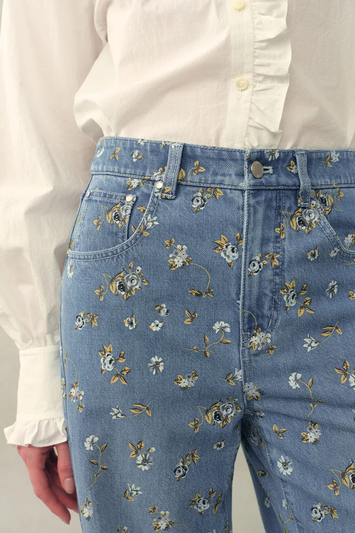Dorel Floral Print Straight Leg Jeans in Linen Blend Denim - Image 7