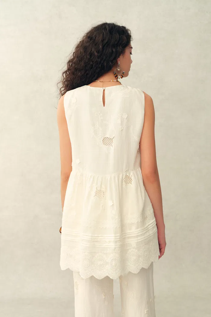 Doris Lily-of-the-Valley Lace Sleeveless Top in Silk Linen Blend - Image 4