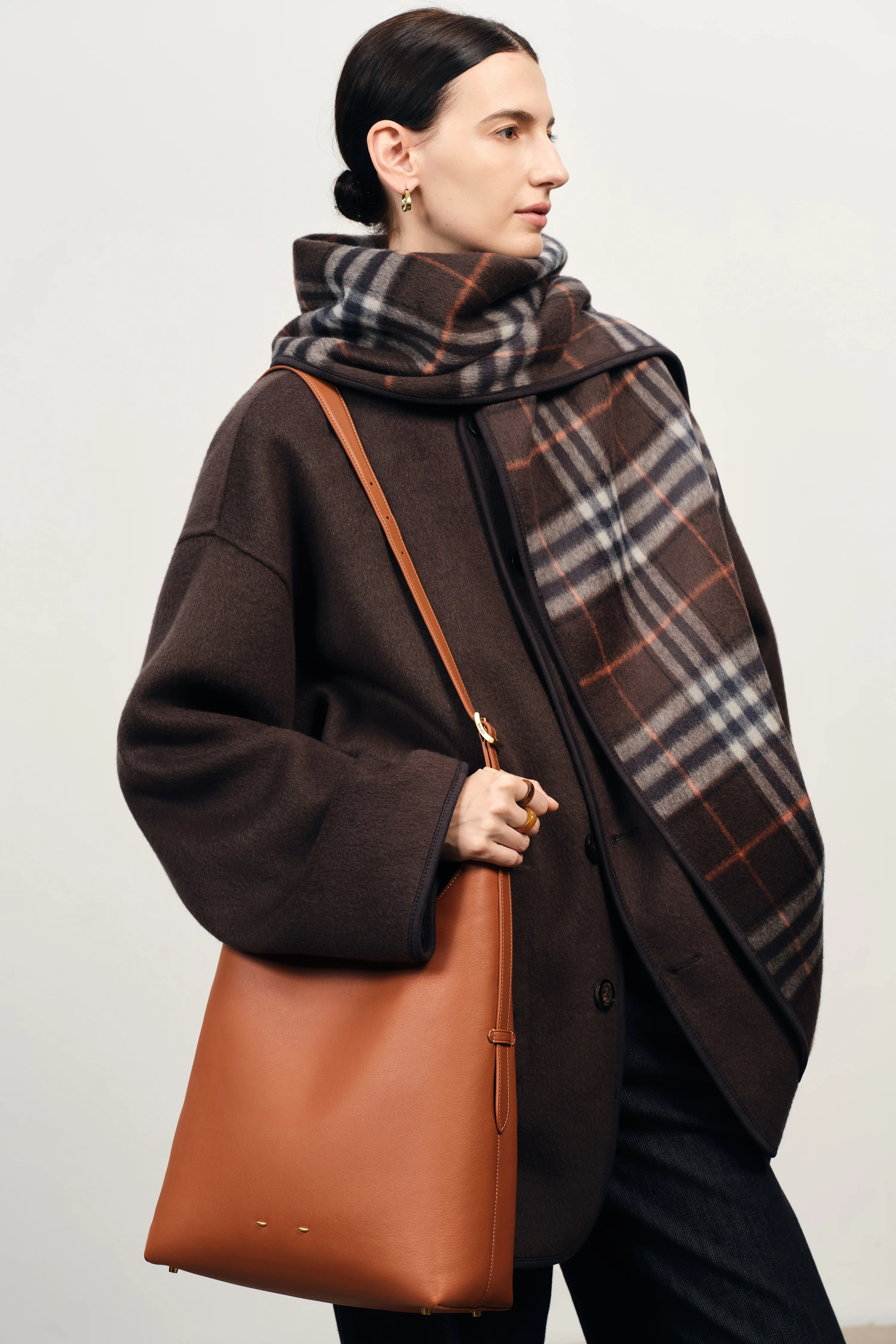 Duomo Hobo Bag Medium in Nappa Leather - Image 3
