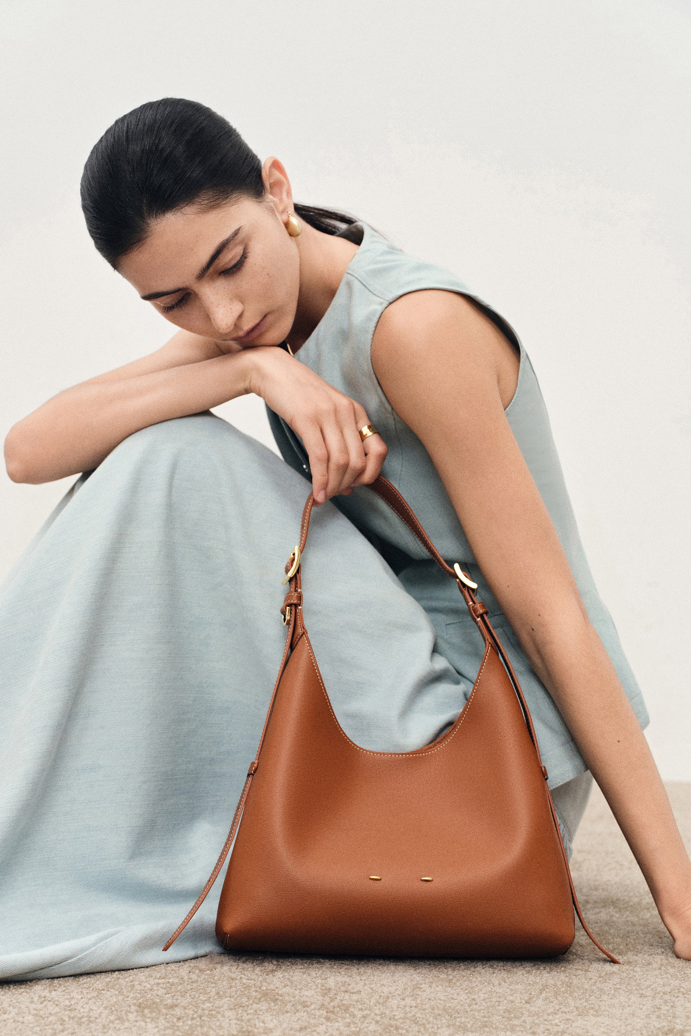 Duomo Small Hobo Bag in Nappa Leather - Image 4