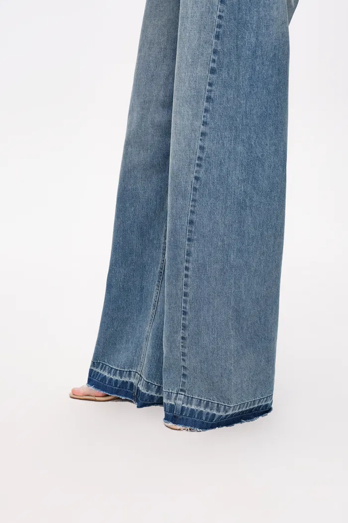 Echo Wide-Leg Jeans in Cotton Denim - Image 7