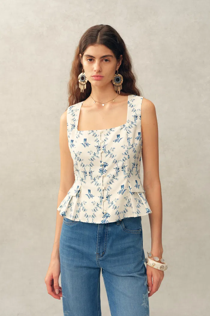 Elara Pleated Floral Square Neck Pearl Button Sleeveless Top in Linen Blend - Image 2