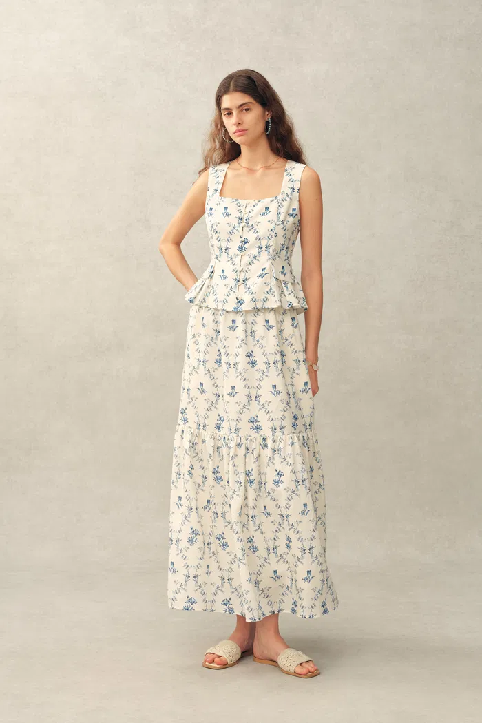 Elara Pleated Floral Square Neck Pearl Button Sleeveless Top in Linen Blend - Image 3