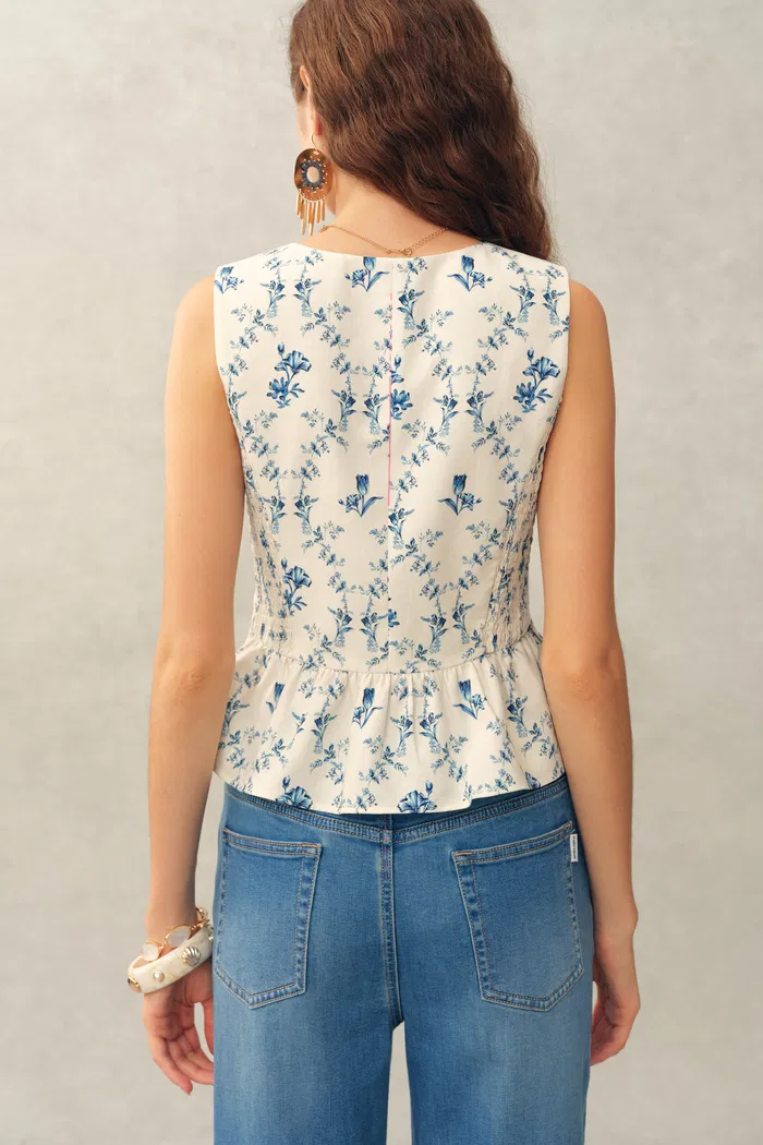 Elara Pleated Floral Square Neck Pearl Button Sleeveless Top in Linen Blend - Image 4
