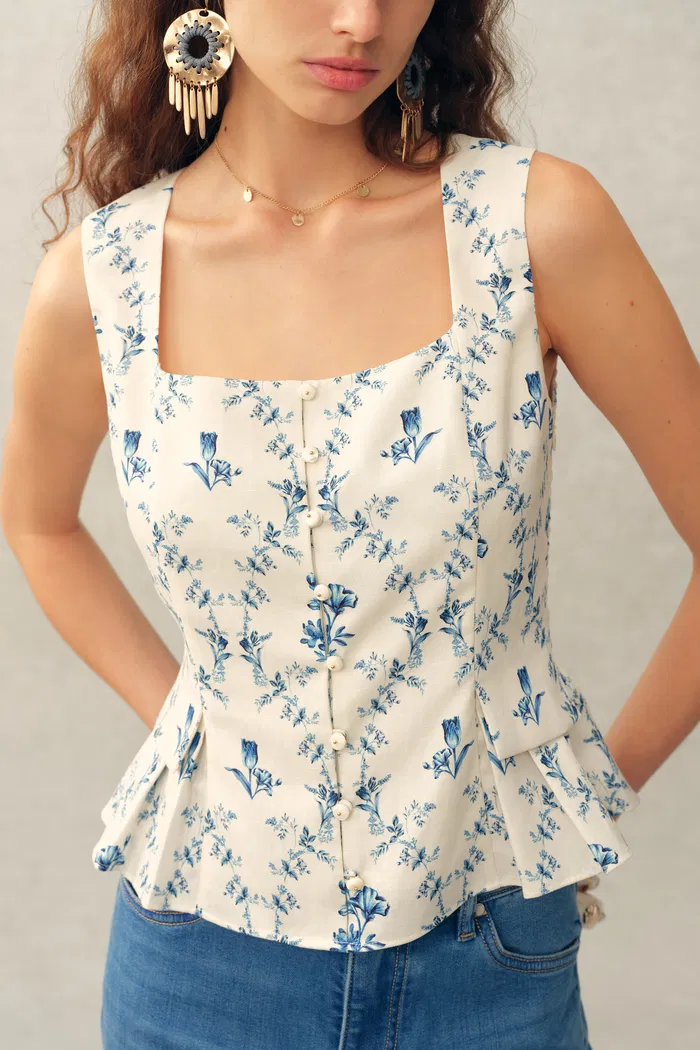 Elara Pleated Floral Square Neck Pearl Button Sleeveless Top in Linen Blend - Image 5