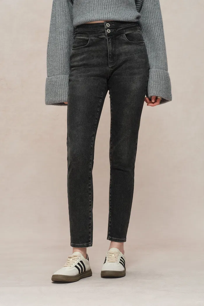 Eliza Fleece Lined Skinny Jeans in Stretchy Denim - Image 6