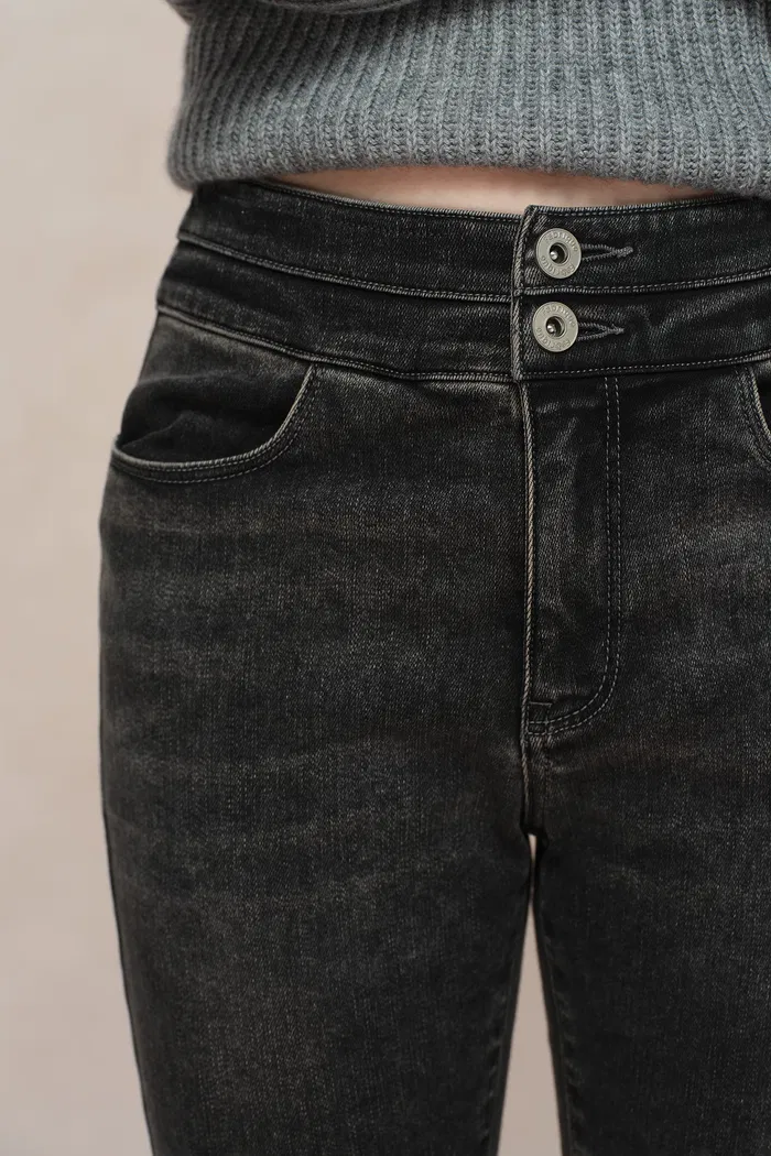 Eliza Fleece Lined Skinny Jeans in Stretchy Denim - Image 8