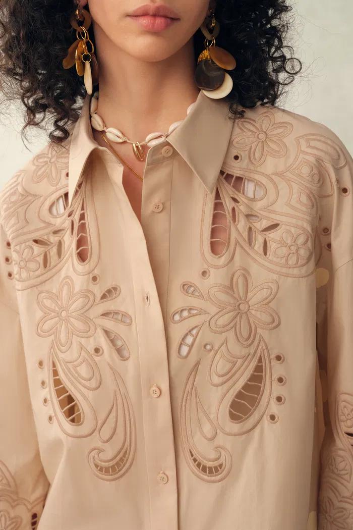 Éloïse Paisley Eyelet Shirt in Pima Cotton Poplin - Image 4
