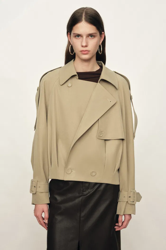 Elva Large Lapel Pleated Hem Short Trench Coat in Lightweight Blend - Deeper Green - Image 4