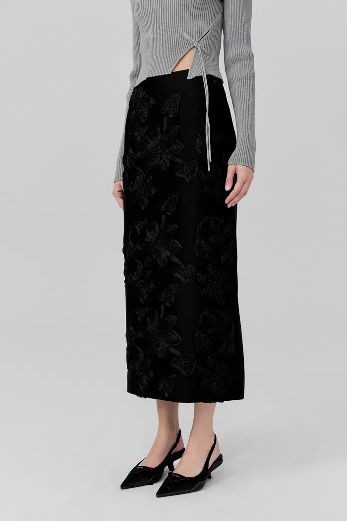 Engrave Embroidered Skirt in Silk Wool - Image 8