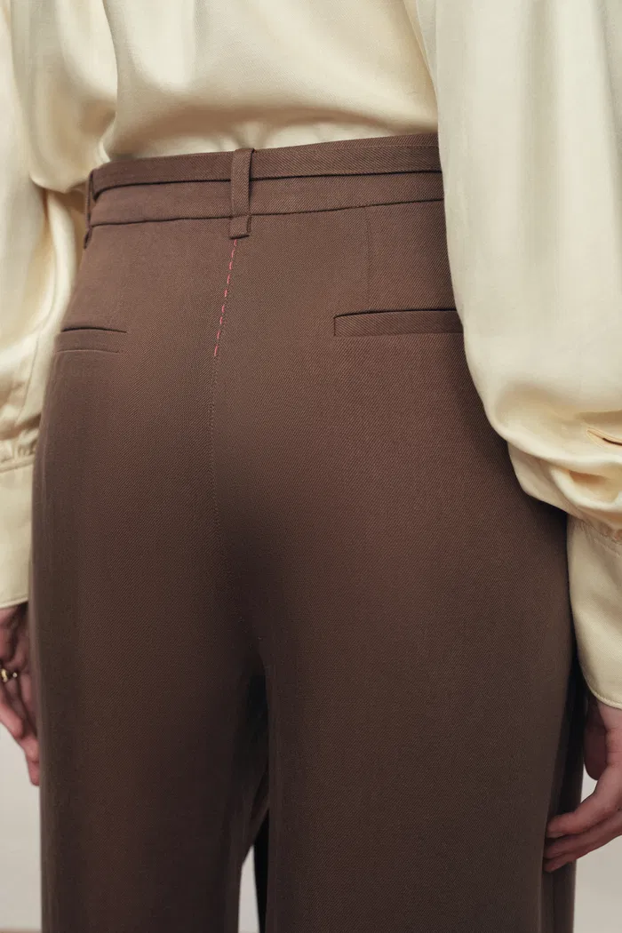 Erica Thin Belt Wide Leg Trousers in Tencel Linen Blend - Image 5
