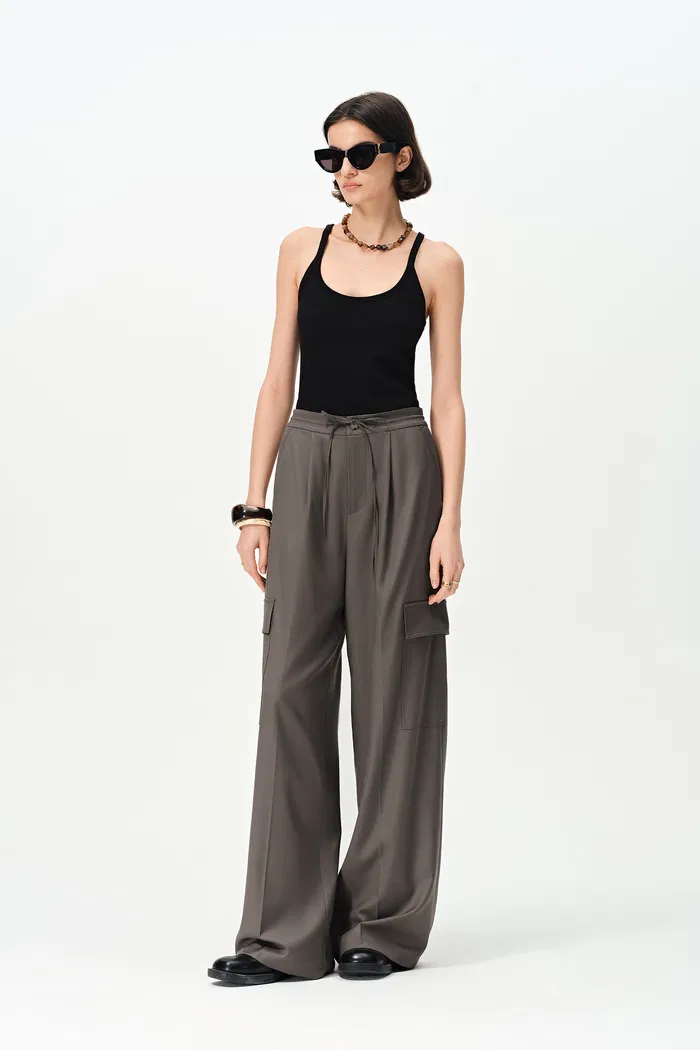 Eva Drawstring Pants in Fine Wool Blend - Image 4