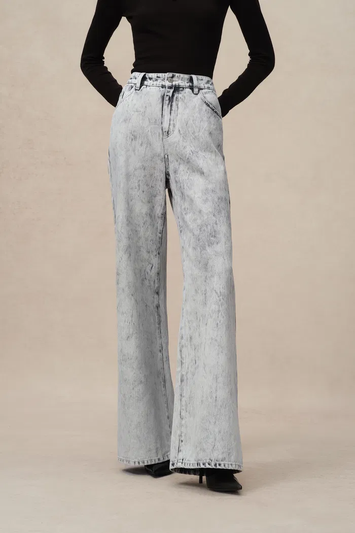 Fiona Wide Leg Jeans in Washed Cotton Denim - Image 5