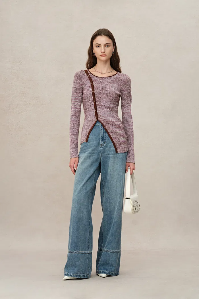 Fluttera Side-Slit Sweater in High-Stretch Knit - Image 3