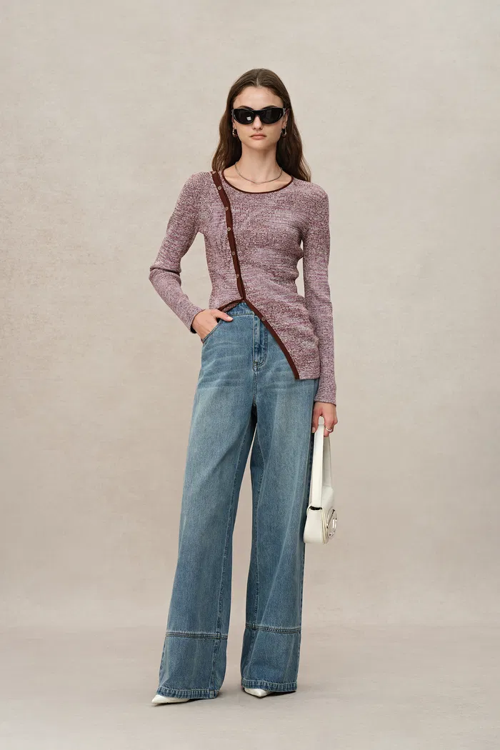 Fluttera Side-Slit Sweater in High-Stretch Knit - Image 7