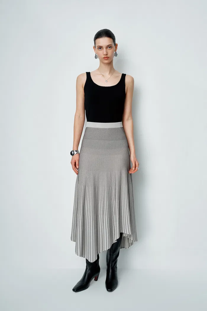 Freya Skirt in Summer Stretch Yarn Knit - Image 2